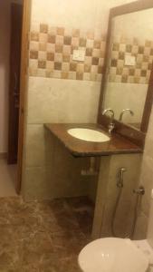 Koupelna v ubytování Darolina Guest House