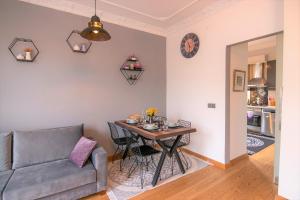 A kitchen or kitchenette at Taksim Roya Apartment -center of the Istanbul