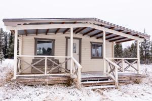 Aurora River Camp Glass igloos & cabins v zimě