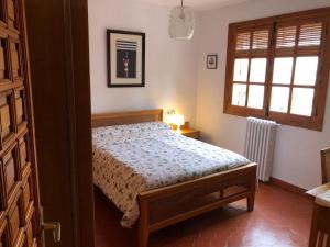 El Huerto de Maravillas tesisinde bir odada yatak veya yataklar