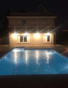 The swimming pool at or close to Villa Evenik