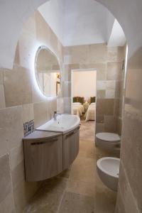A bathroom at Masseria La Scalella - Fortificato