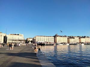 Fotografia z galérie ubytovania Un 2 pièces A 100m du Vieux port v destinácii Marseille