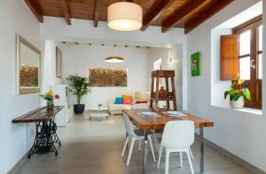 Posezení v ubytování CASA ISABEL + 31 fotografií