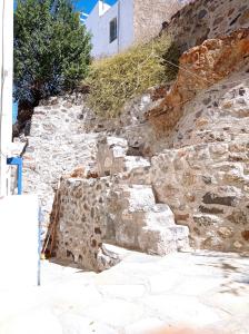 Fotografie z fotogalerie ubytování quiet stone house in Nisyros v destinaci Mandrákion