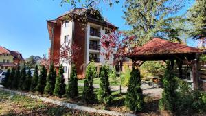 Casa con jardín y cenador en Spring Hill, en Zlatibor