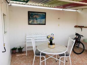 Zona de comedor en el apartamento