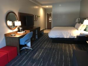 Postel nebo postele na pokoji v ubytování Hampton Inn Old Bridge NJ
