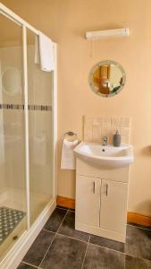 Ein Badezimmer in der Unterkunft LittleField B&B Durrow, Laois