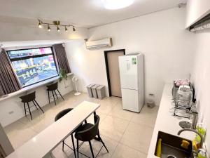 مطبخ أو مطبخ صغير في 市中心民宿-大床有電梯&近東大門夜市