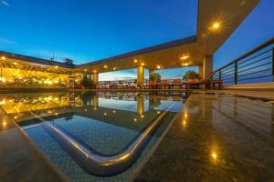 Bazén v ubytování Romance Hotel nebo v jeho okolí