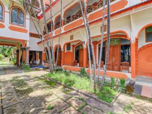 Gallery image of OYO 91042 Hawaina Hotel in Singaraja