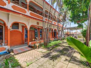 Gallery image of OYO 91042 Hawaina Hotel in Singaraja