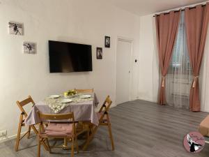 A television and/or entertainment centre at Casa Julka