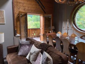 Część wypoczynkowa w obiekcie Family Chalet, Stunning Views & New Hot Tub