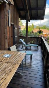 Balkon lub taras w obiekcie Family Chalet, Stunning Views & New Hot Tub