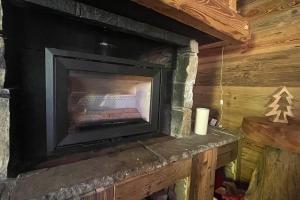 Zdjęcie z galerii obiektu Family Chalet, Stunning Views & New Hot Tub w mieście La Côte dʼArbroz