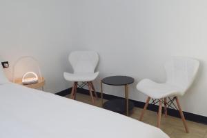 Ruang duduk di Party& Dream Homestay