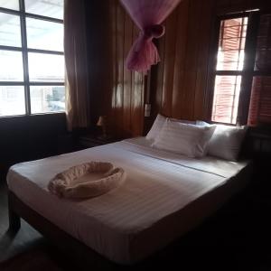 Nomad Guesthouse客房内的一张或多张床位
