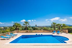 Bazén v ubytování Ideal Property Mallorca - Can Bielo nebo v jeho okolí