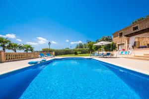 Bazén v ubytování Ideal Property Mallorca - Can Bielo nebo v jeho okolí