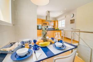 Kuchyňa alebo kuchynka v ubytovaní Ideal Property Mallorca - Romani Can Picafort