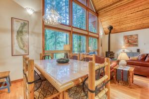 Φωτογραφία από το άλμπουμ του River Lily Retreat σε Rhododendron