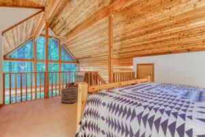 Ένα ή περισσότερα κρεβάτια σε δωμάτιο στο River Lily Retreat