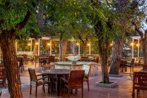Restaurace v ubytování Forest Park Hotel