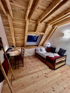 Postel nebo postele na pokoji v ubytování Muntanyó Luxury Lodge con sauna, parking y guardaesquis en Ruda