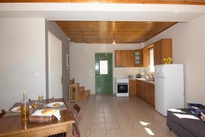 Kuchyň nebo kuchyňský kout v ubytování Mani Cosy View Maisonette
