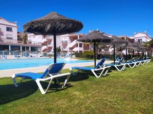 Bazén v ubytování Appartement Willy St. James Luz nebo v jeho okolí