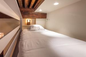 LES SUITES D'ANNICIACA - Hyper centre avec vue sur le chateau客房内的一张或多张床位