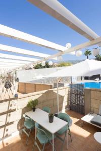 Bazén v ubytovaní Callao Perfect Stay by Sunkeyrents alebo v jeho blízkosti