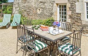 Drinks på Cozy Home In Taulé With Kitchen + 26 billeder