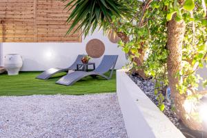 Κήπος έξω από το Elyzabeth Garden Apartment