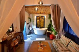 Posezení v ubytování Virawan pool kohlarn วิราวัน พูล รีสอร์ท ที่พักเกาะล้าน