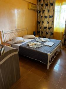 Letto o letti in una camera di Ground floor Villa with swimming pool!