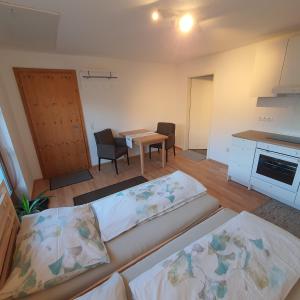 Kuchyňa alebo kuchynka v ubytovaní Apartments ChezTom Nenzing