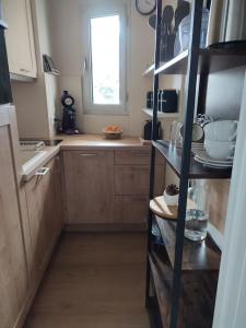 Cucina o angolo cottura di Casa Del Cargol terrasse plein sud avec vue et garage