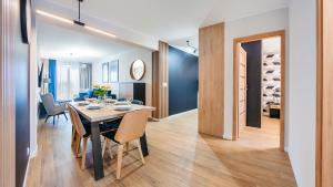 Fotografia z galérie ubytovania Apartament z 2 sypialniami Elegant Lux 18 E Perłowa Przystań - Holiday City v destinácii Kołobrzeg