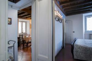 A bed or beds in a room at Indimenticabili VACANZE ROMANE nel cuore della città