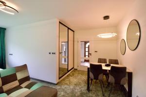 Posedenie v ubytovaní Apartmán uprostřed trojúhelníku Praha - Karlovy Vary - Plzeň