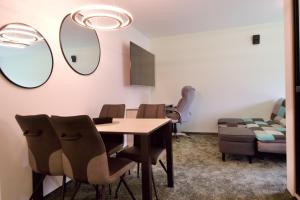Posedenie v ubytovaní Apartmán uprostřed trojúhelníku Praha - Karlovy Vary - Plzeň + 9 fotografií