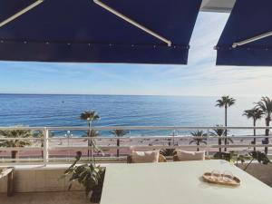 Exceptional brand new flat, 20 m from beach, 85 sq