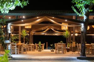 Restaurace v ubytování Beach Hotel Kapahi