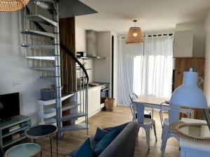 LA CABINE VUE MER的休息区