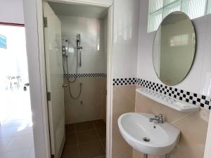 Bagno di The 4 Blocks at Kata noi