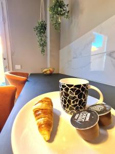 Možnosti raňajok pre hostí v ubytovaní Casa Zalla 110m2, 200m2 Garden, Pool, 1Gb Wi-Fi, Private Parking