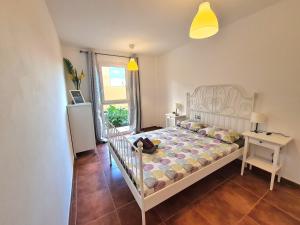 Posteľ alebo postele v izbe v ubytovaní Casa Zalla 110m2, 200m2 Garden, Pool, 1Gb Wi-Fi, Private Parking